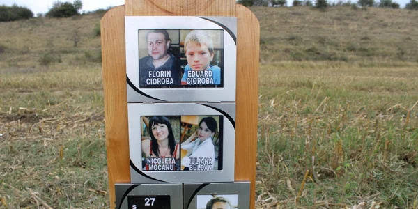 troiţă în memoria victimelor foto diana frincu