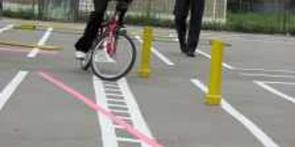 Proba de îndemânare cu bicicleta este cea mai spectaculoasă