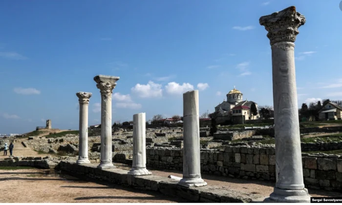 Ruinele unei vechi bazilici din colonia greacă Tauric Chersonesos fondată acum aproximativ 2500 de ani FOTO via RFE / RL.