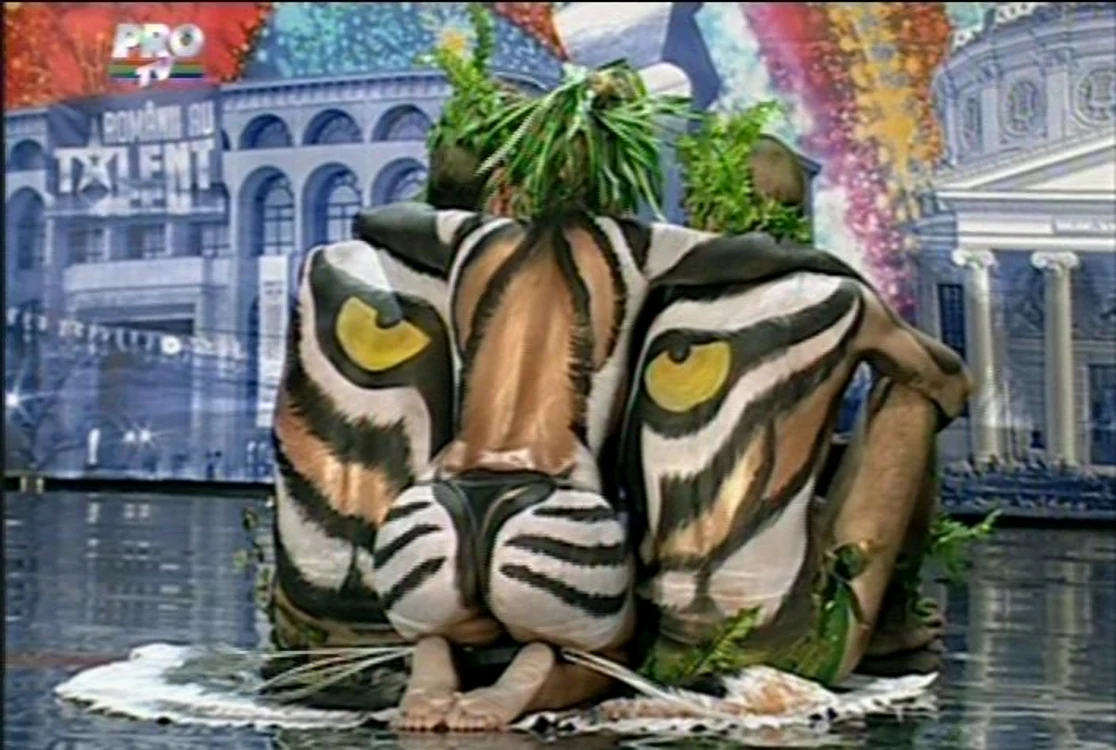 
    Body paintingul le-a adus trei răspunsuri afirmative  