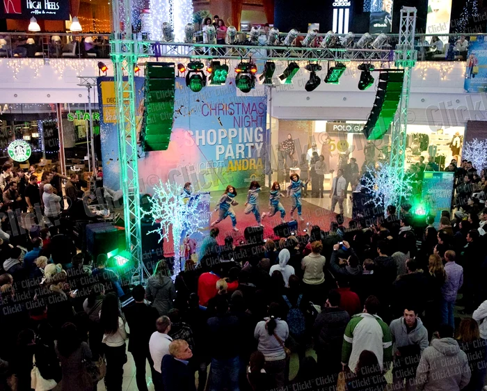 Andra a făcut senzaţie în Bucureşti Mall.