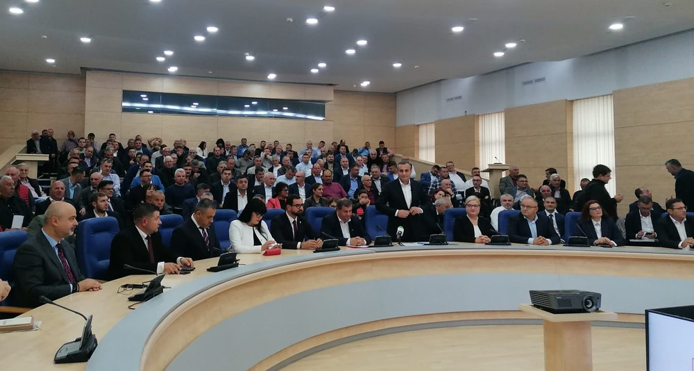 Pe cine vrea Paul Stănescu să ia în Parlament. Loc pentru ministrul Agriculturii, femeile la coada listei. „Să se implice” 