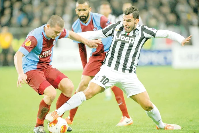 
    Bourceanu a jucat primul  meci european  pentru Trabzon (Foto: Reuters)  