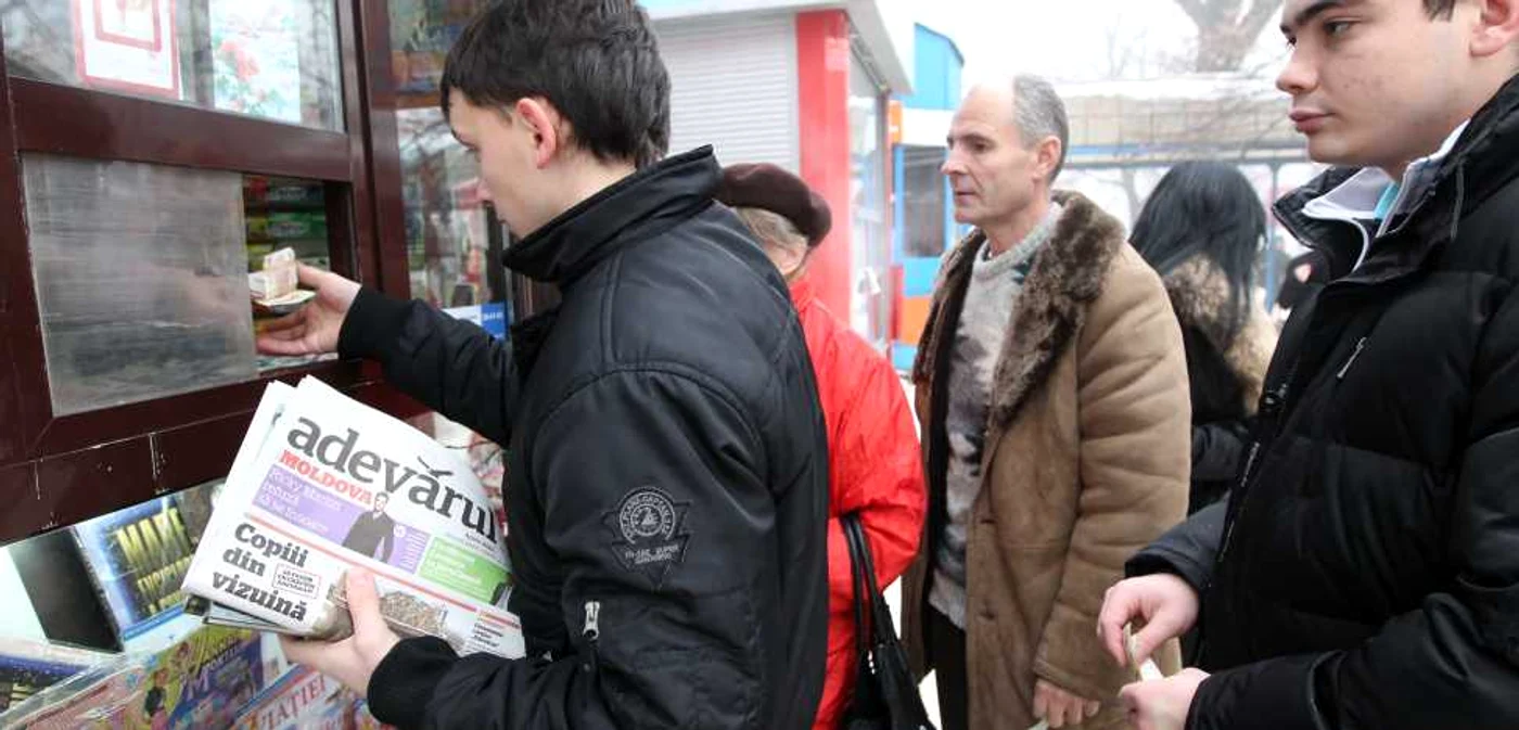 Joia trecută cititorii au stat la coadă pentru cartea „Adevărul“