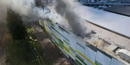 incendiu mall agora arad foto fb jpg