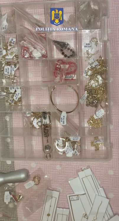 Bijuterii confiscate de la contrabandişti FOTO IPJ Călăraşi