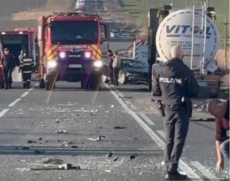 Accident grav în Constanţa. Şapte persoane, printre care şi un copil de 7 ani, au ajuns la spital. La faţa locului a aterizat un elicopter SMURD