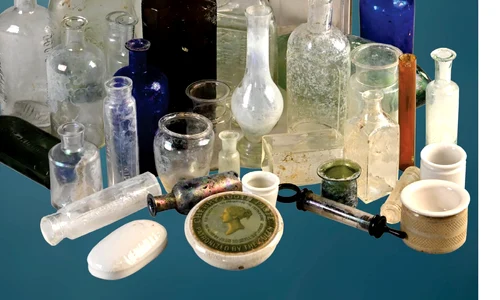 Expoziția tematică „Leacuri și remedii din drogheriile bucureștene. O călătorie arheologică în secolul XIX”