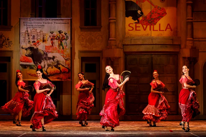 Un balerin ste acuzat că intra des în vestiarul femeilor. Foto: Facebook/Opera din Iași