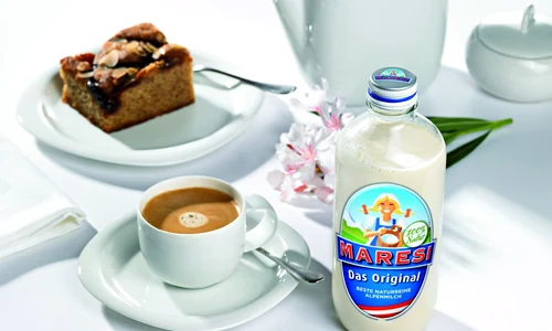 poza sticla ceasca prajitura jpeg