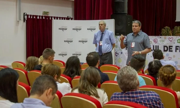 Aplauze la scenă deschisă, în primele trei zile ale Festivalului de Film Istoric Râșnov jpeg