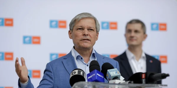Comitet politic USR - Plus - Dacian Cioloş - Dan Barna - 28 aug 2021 / FOTO Inquam Photos / George Călin