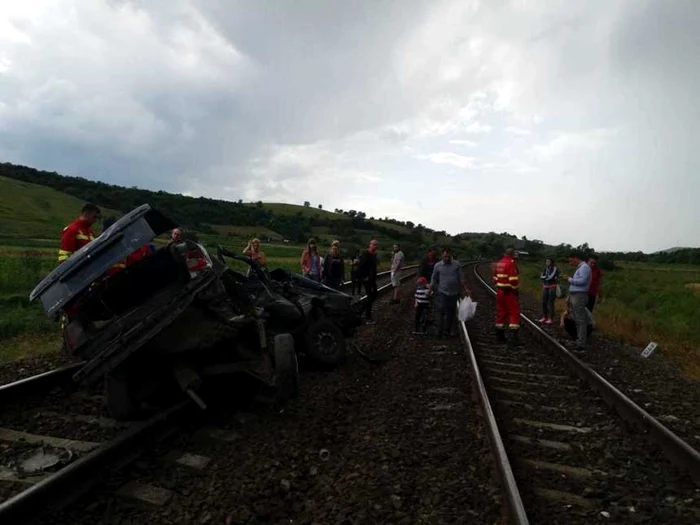 Maşina lovită de tren la Cluj FOTO News.ro