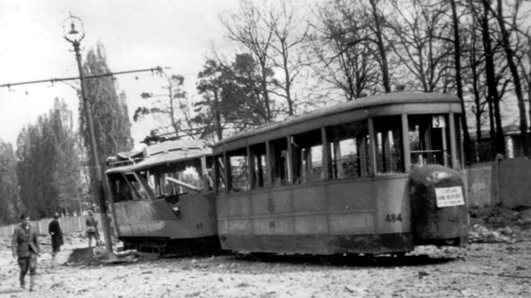 04 04 1944 Durerile unui oraș Un București înjunghiat jpeg