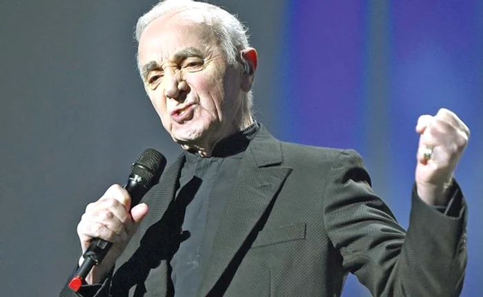 Charles Aznavour a murit la 94 de ani