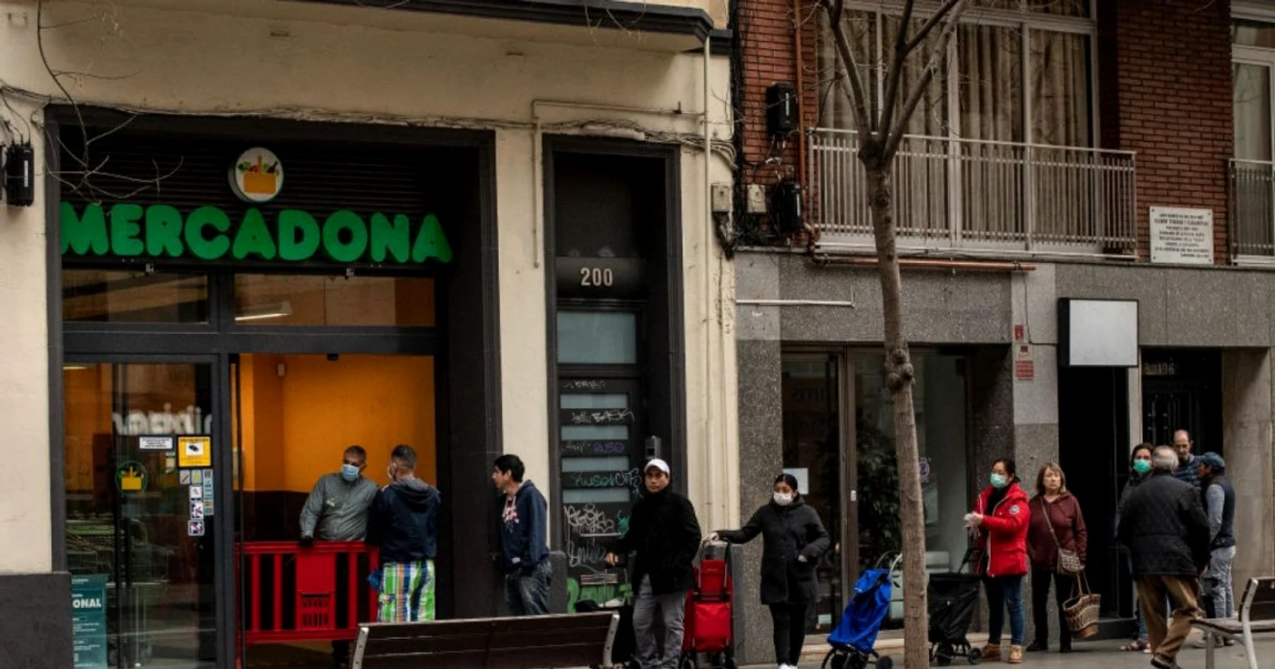 Cozi la magazine în Spania