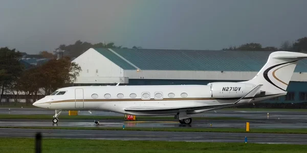  Jeff Bezos a venit la Conferinţa de la Glasgow în avionul său GulfcStream FOTO captură via Daily Mail