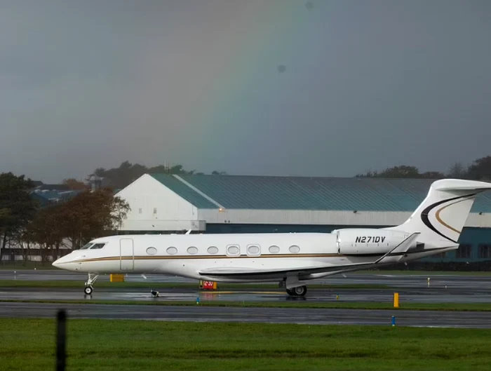 Jeff Bezos a venit la Conferinţa de la Glasgow în avionul său GulfcStream FOTO captură via Daily Mail