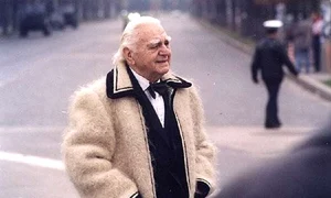 Ion Raţiu este prezentat drept „un constant opozant al lui Nicolae Ceauşescu “ în cei 50 de ani de exil jpeg