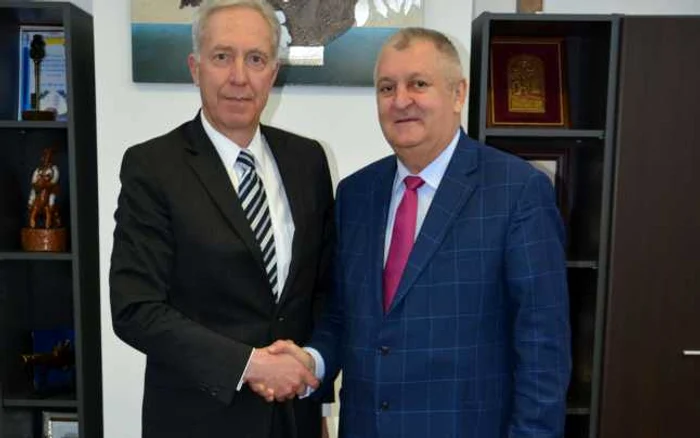 Ambasadorul SUA; Excelenata Sa Hans Klemm, alături de primarul Călăraşiului FOTO PMC