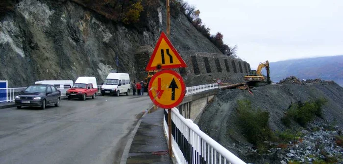 Traficul este deschis numai autoturismelor FOTO Corina Macavei (ARHIVĂ)