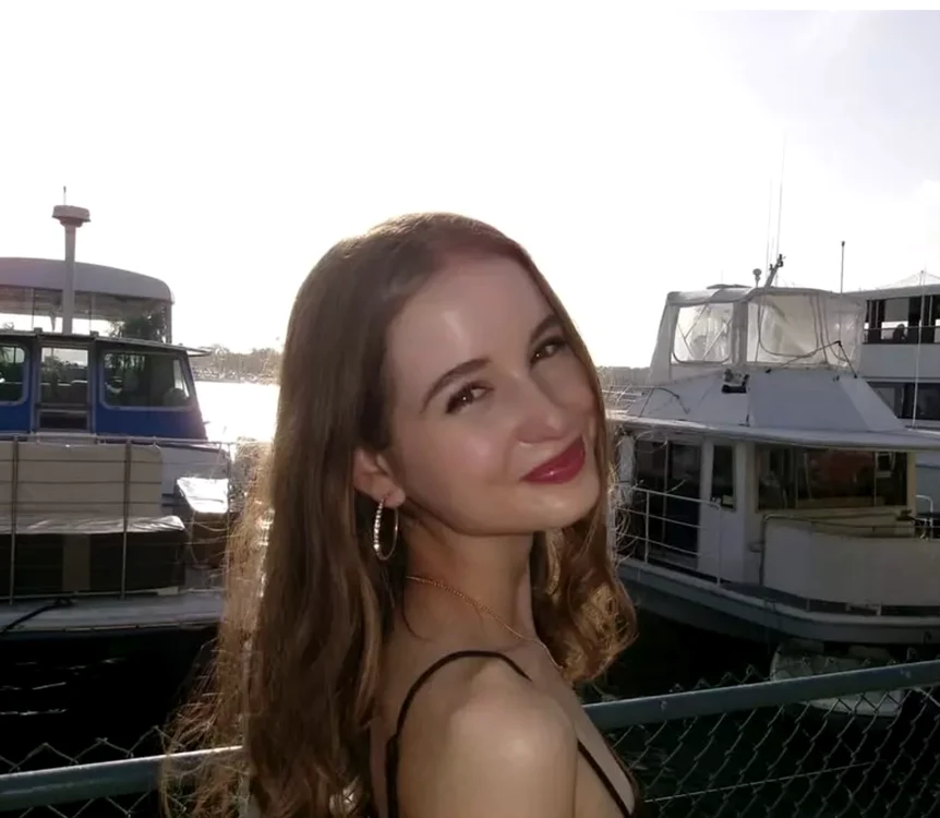 Irina Columbeanu a absolvit liceul, Instagram (2) png