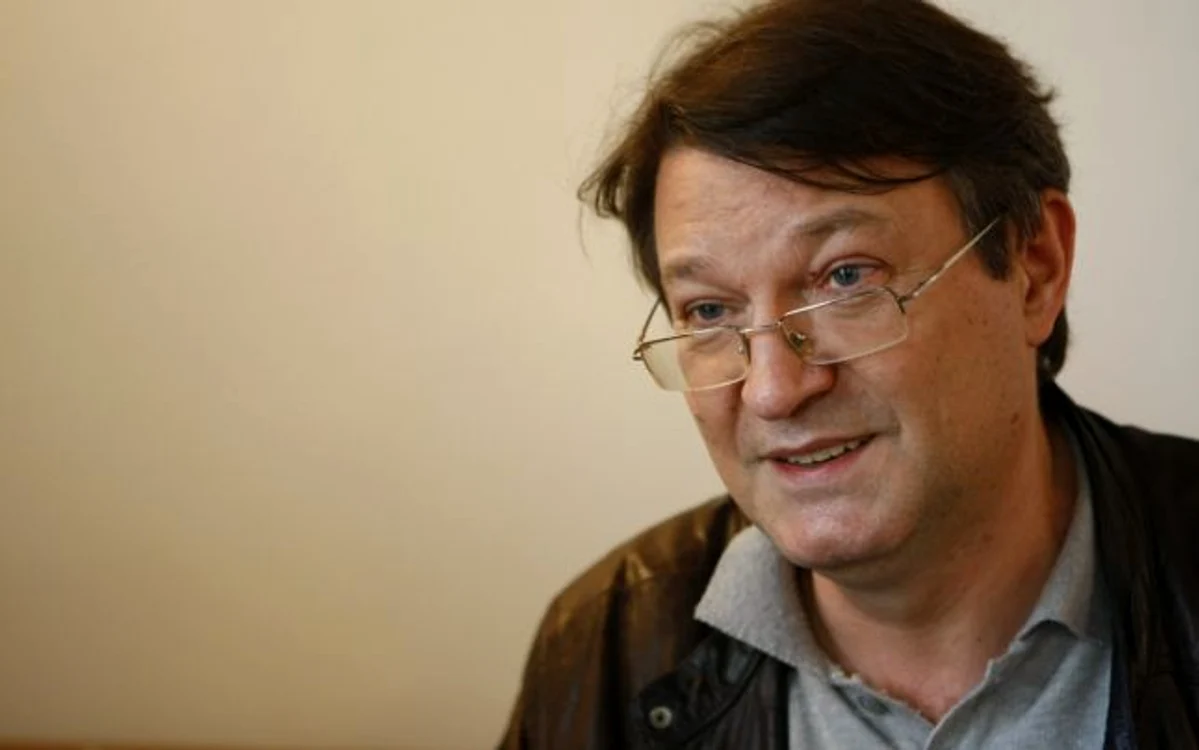 Scriitorul Florin Iaru preferă dezbaterile armonioase;  Fotografii: Eduard Enea, Mihai şi Ion Barbu
