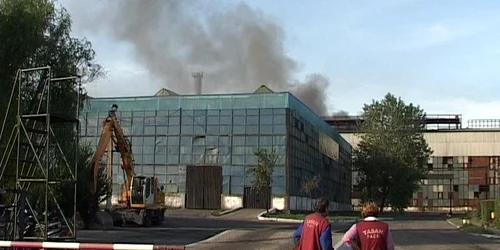 Târgovişte: Pericol de explozie la Elsid, Titu, în urma unui puternic indendiu