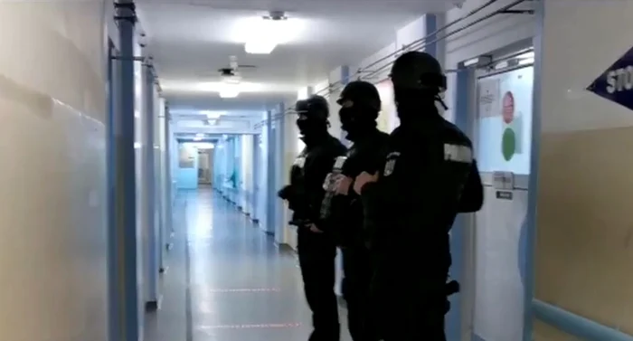 Individul violent a fost dus la Spital FOTO Captură video