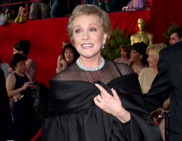 
    Andrews a jucat cu Edwards în şapte filme pe întreaga durată a căsniciei lor @shutterstockclickpentrufemei.ro  