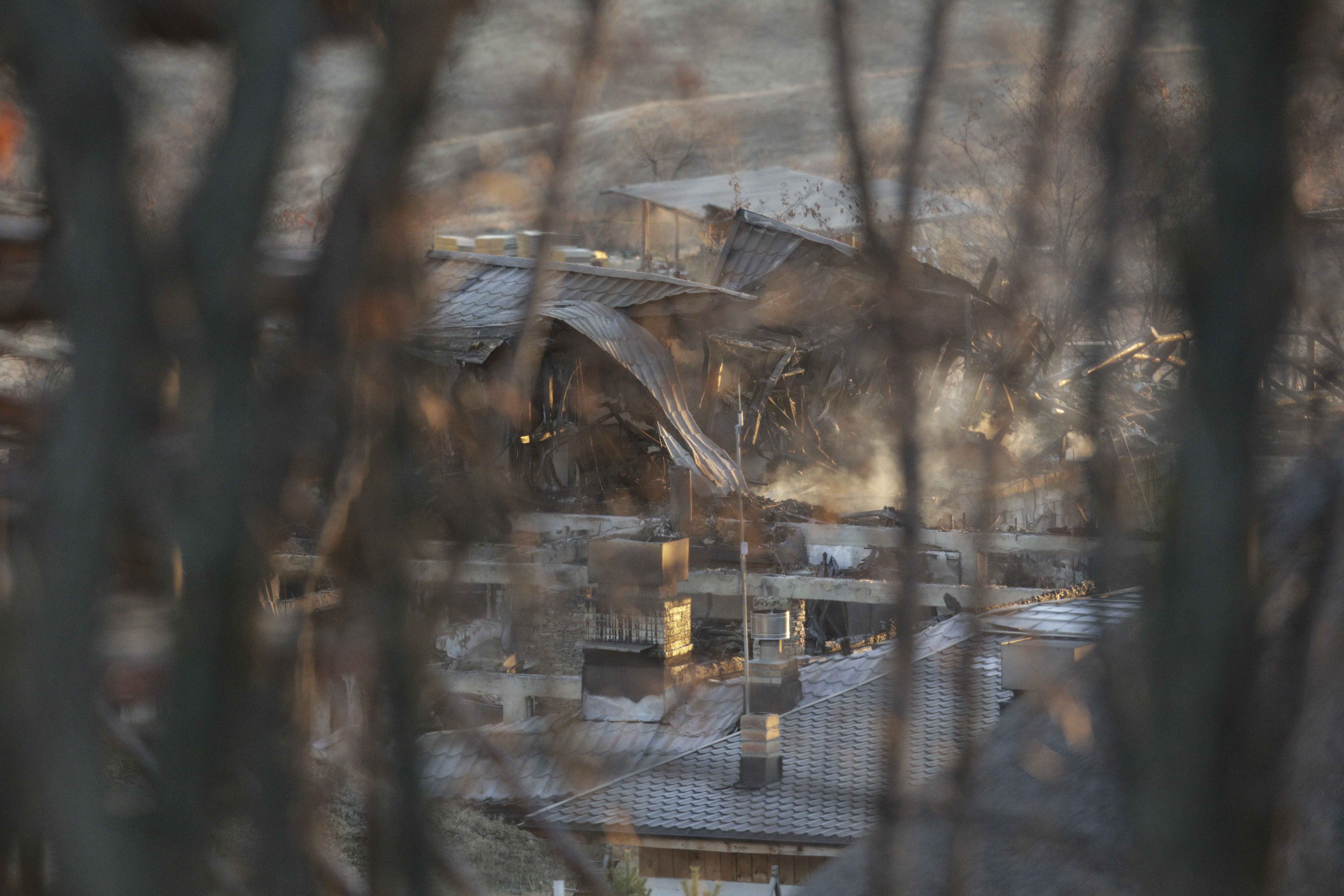 Urmări ale incendiului de la „Ferma Dacilor“, Tohani, jud. Prahova. FOTO Inquam Photos / Bogdan Buda