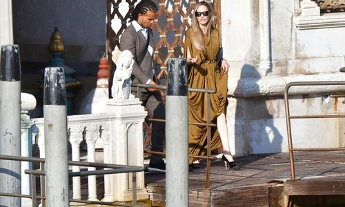 Angelina Jolie și Akala, Profimedia (2) jpg