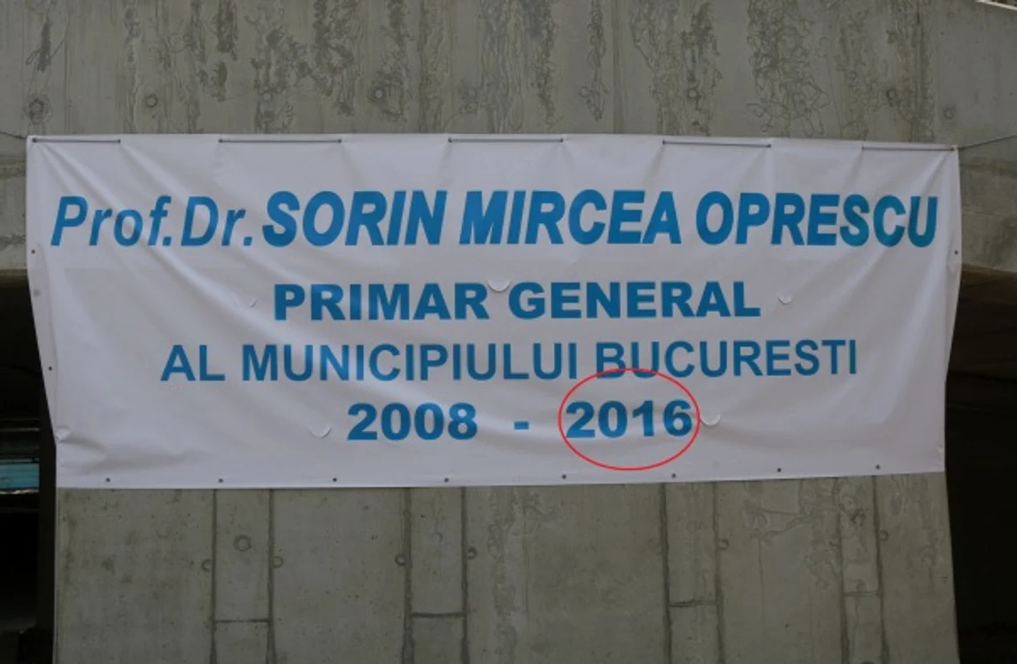 Să fie magie? Bannerul cu iz electoral a fost liptit pe pilonii parcării de la Arena Naţională