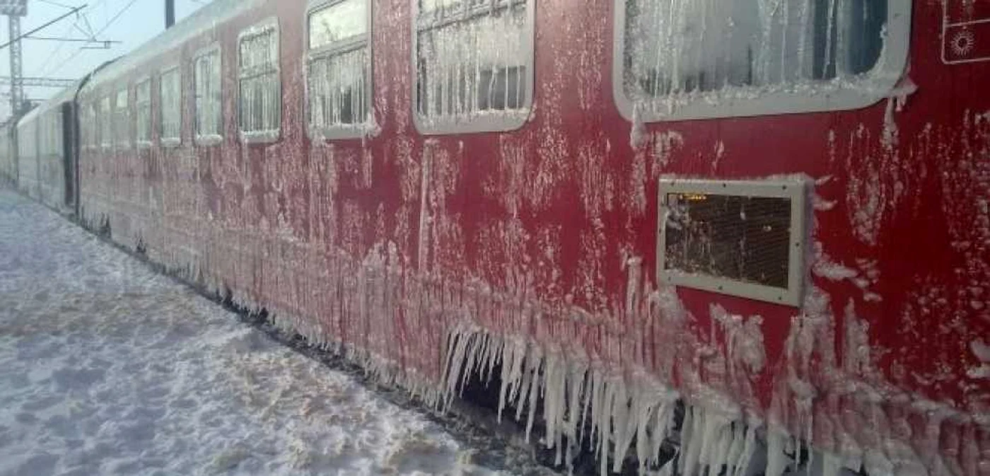 Informaţii în timp real despre situaţia circulaţiei trenurilor sunt disponibile pe site-ul companiei de Infrastructură www.cfr.ro