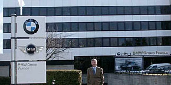 Sediul BMW de la Montigny-Le-Bretonneux, Franţa