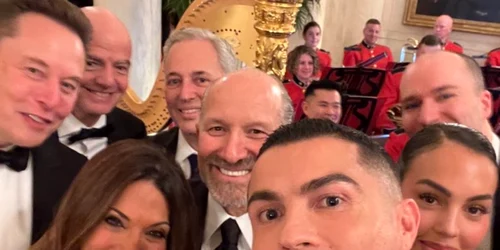 ronald musk casa alba FOTO X / TC @totalcristiano