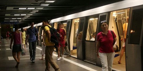 O tânără s-a aruncat în faţa metroului în prima zi a anului