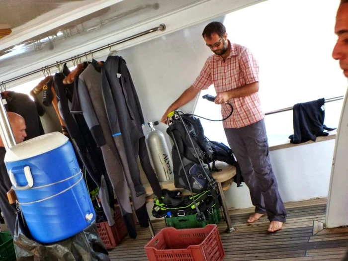 Fulop Szabolcs este instructor şi învaţă doritorii să facă scufundări de hobby sau de salvare - foto: Arhiva personală