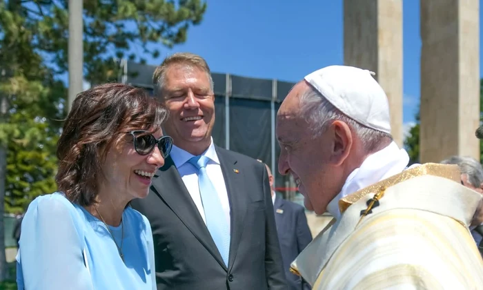 19 prima doamna carmen iohannis bleu papa francisc in romania 7 jpg jpeg