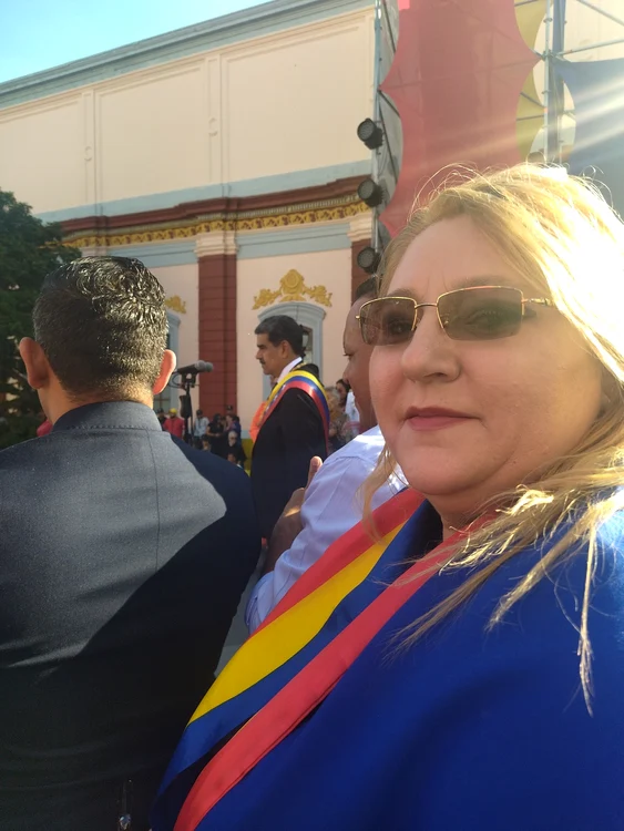 Diana Șoșoacă, pe aceeași scenă cu Nicolas Maduro FOTO Facebook