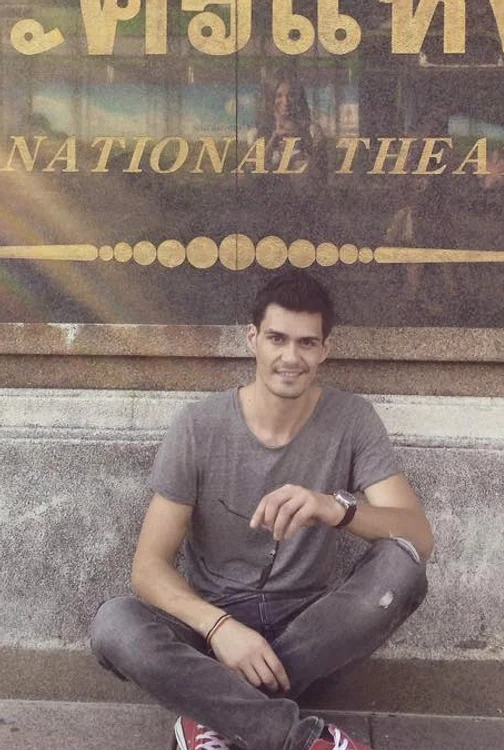 George Burcea, fotografiat de Andreea Bălan în vacanţă