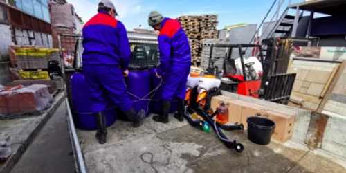 Muncitori voluntari dezisecţie constructori Constanţa Sursa Asociaţia Constructorilor