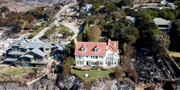 casa anthony hopkins foto backgrid