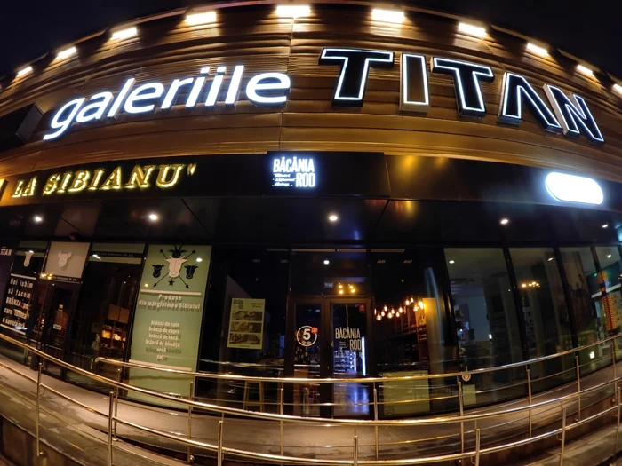 realme GT 2 Pro imagine fisheye noapte