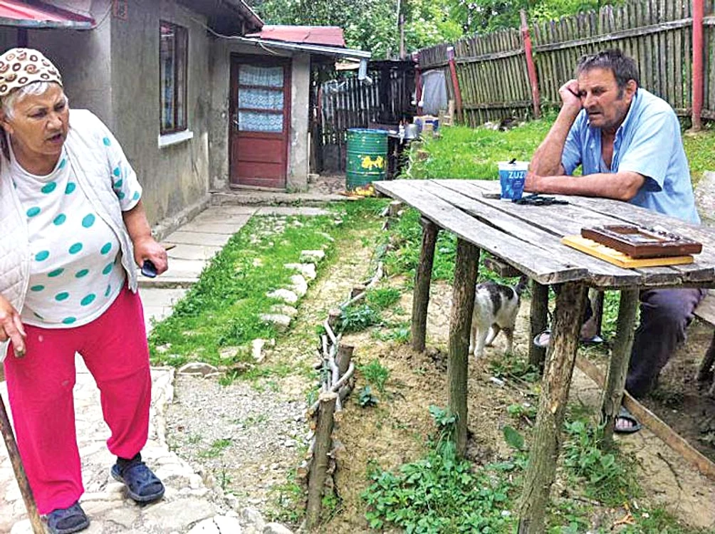 Marius şi Maria Stanciu, părinţii violatorului, nu recunosc că fiul lor a făcut aşa ceva