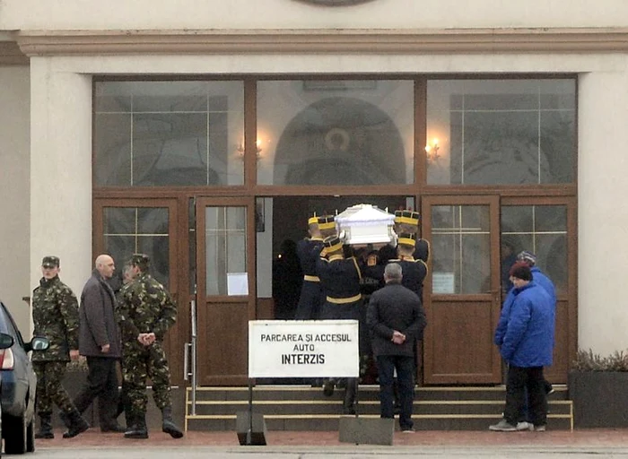 Trupul Aureliei Ion, depus la capelă (Foto: Mediafax)