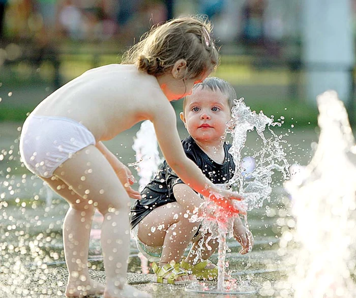 
    Patrick  a butonat  încontinuu  telefonul  