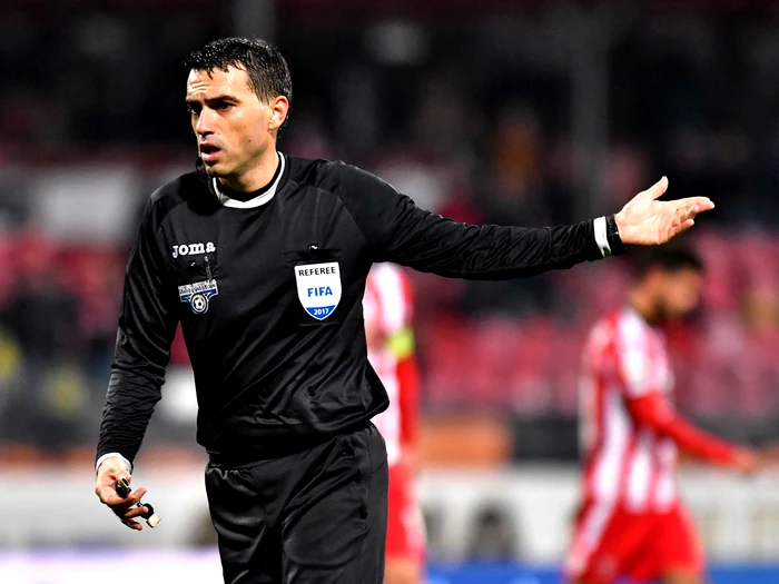 
    Ovidiu Hațegan a arbitrat un meci Dinamo - CFR Cluj în noiembrie 2017Foto: Sport Pictures  