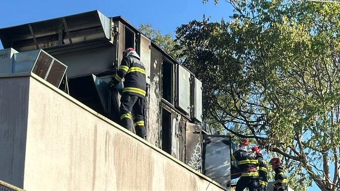 100 de oameni au fost evacuați în urma unui incendiu izbucnit la Cinema Gloria FOTO Arhivă