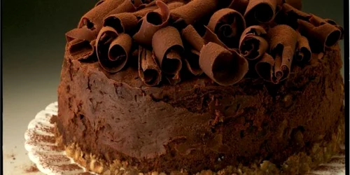 Cel mai delicios desert pentru Revelion. Încearcă tortul de ciocolată cu nucă şi cremă mascarpone